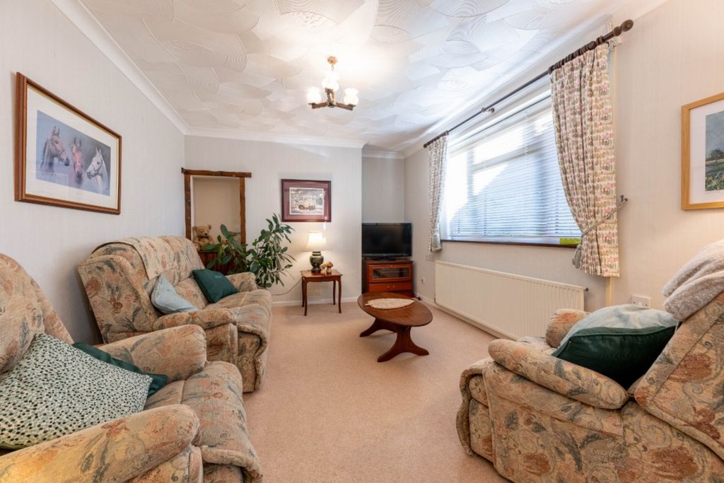 Property photo 3 of 25