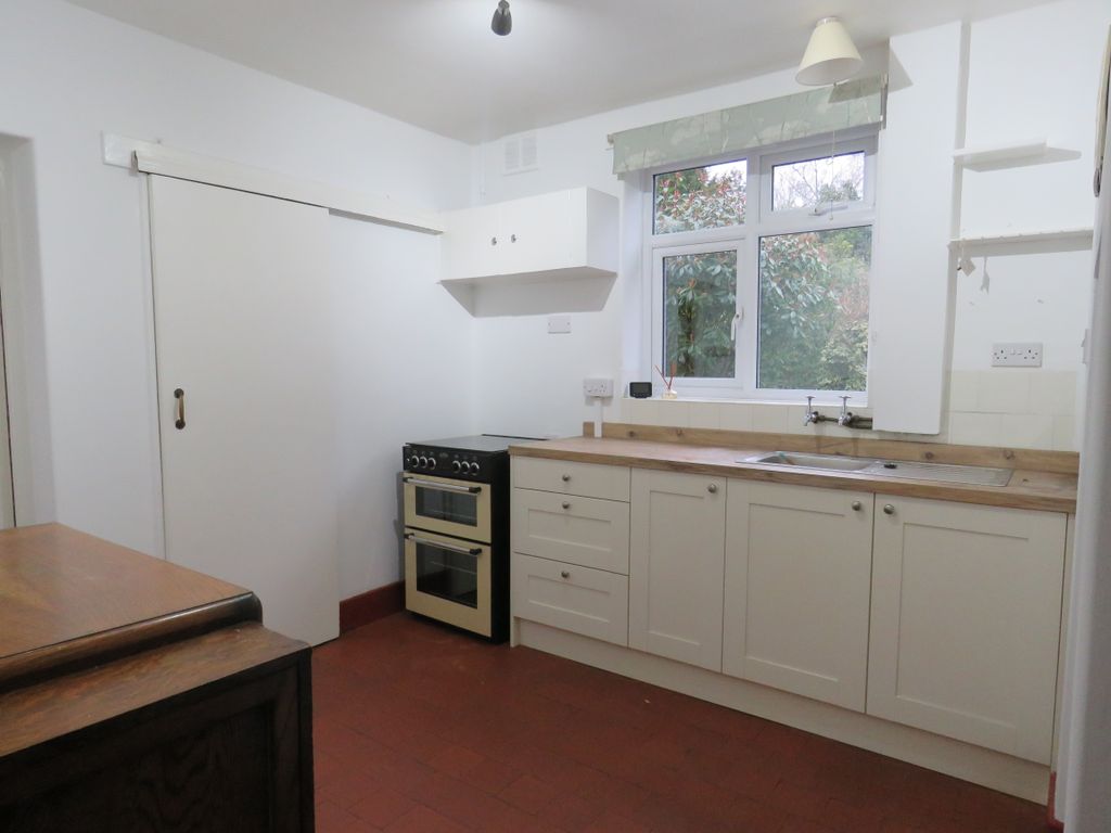 Property photo 2 of 14 Kitchen