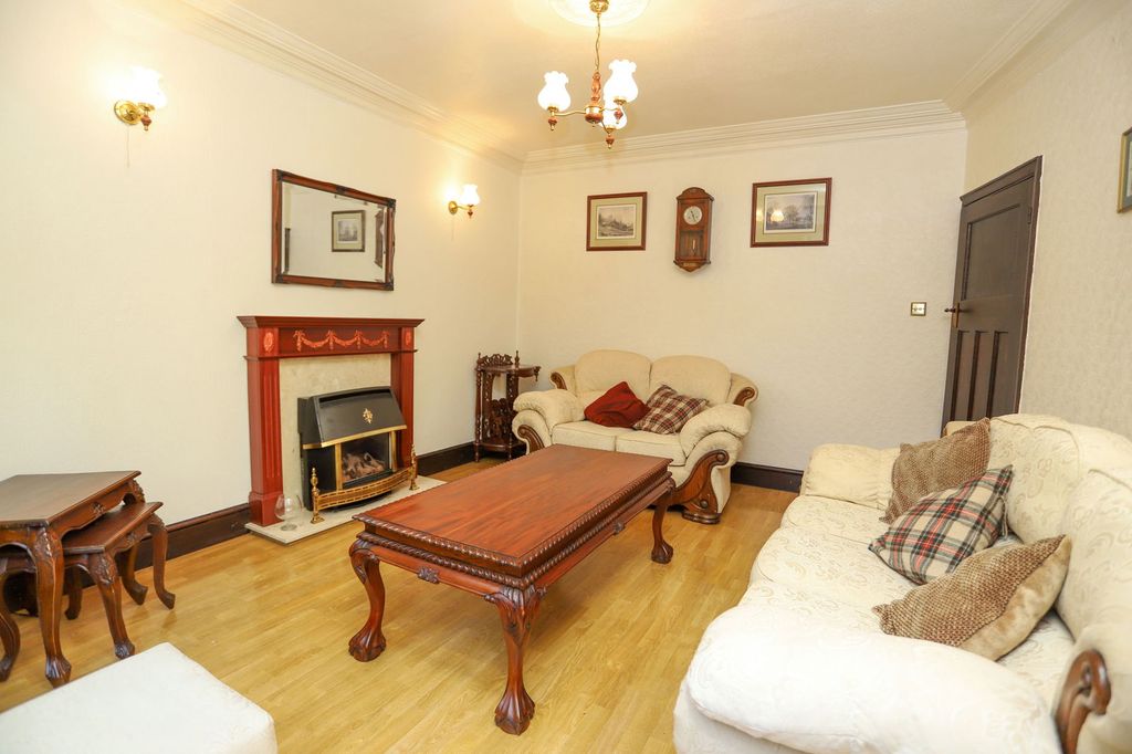 Property photo 3 of 23