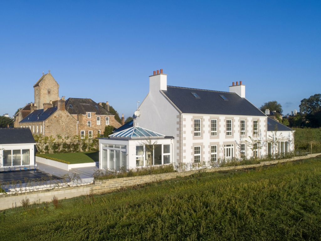 Property photo 1 of 22