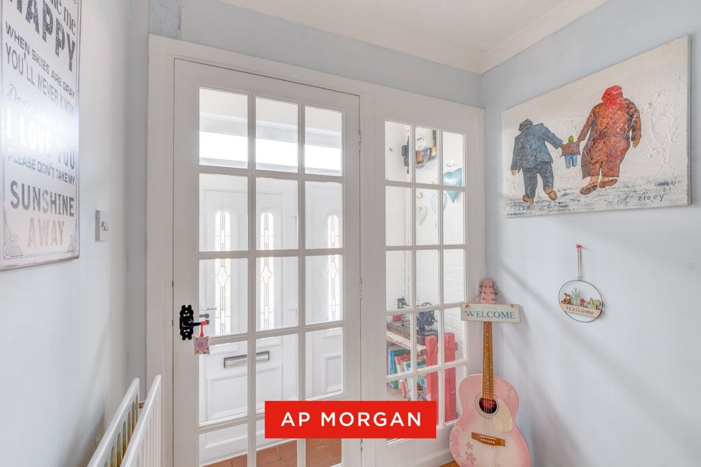 Property photo 2 of 18 Picture No. 10