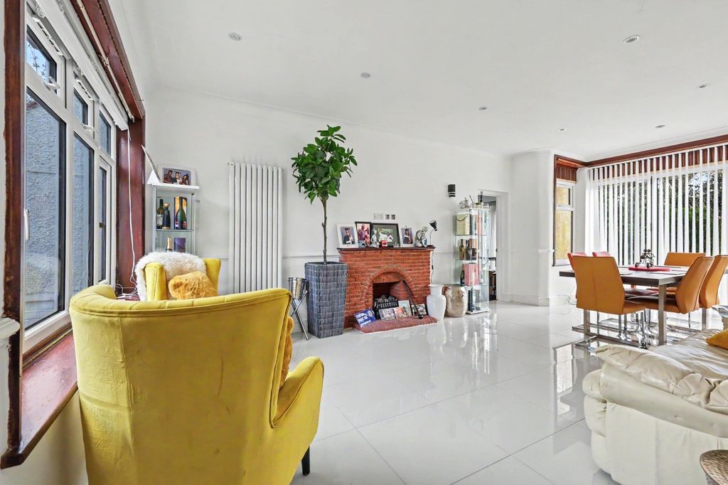 Additional image 4 of 5 bed detached house for saleClay Hill, Enfield EN2