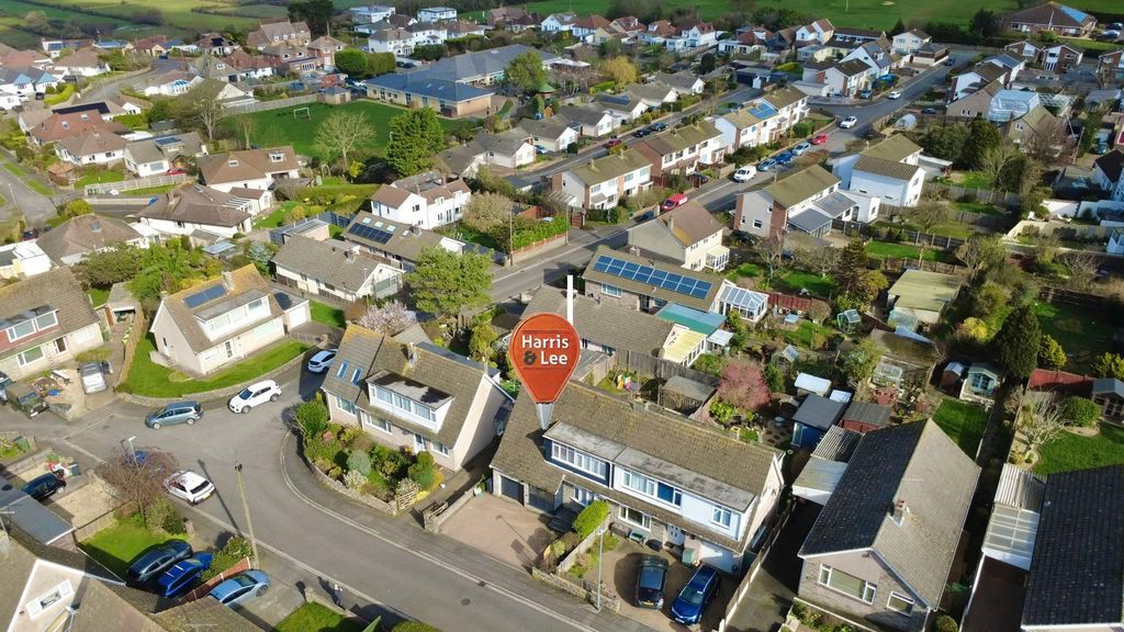 Property photo 2 of 28 Setting