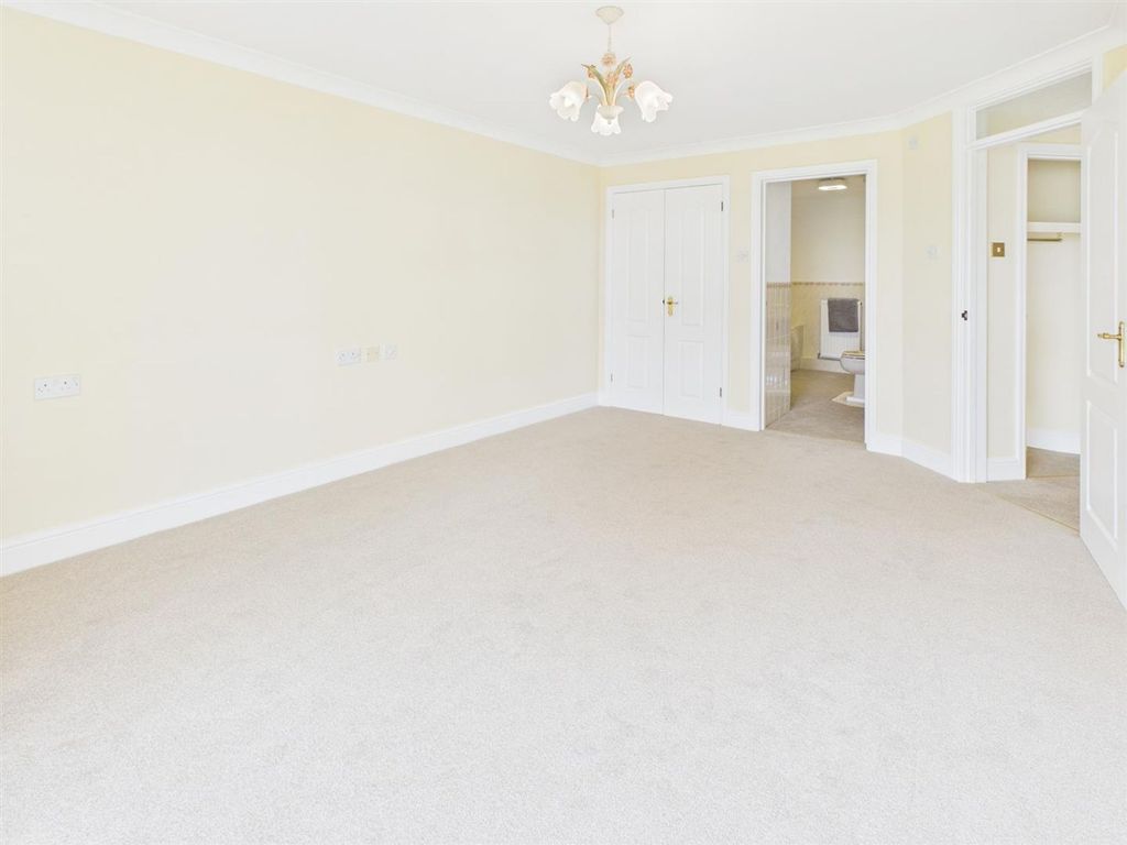 Property photo 3 of 26 Cam04116G0-Pr0305-Still013.Jpg