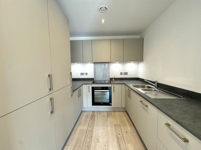 Property photo 2 of 6 Photo 4