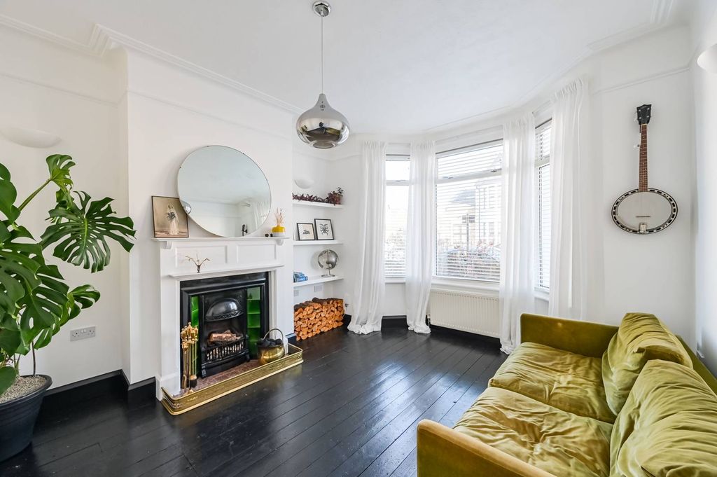 Property photo 2 of 21