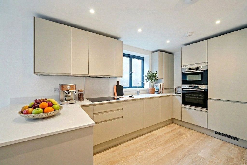 Property photo 1 of 9 Kitchen