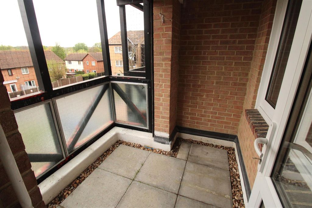 Property photo 3 of 18 Balcony.Jpg