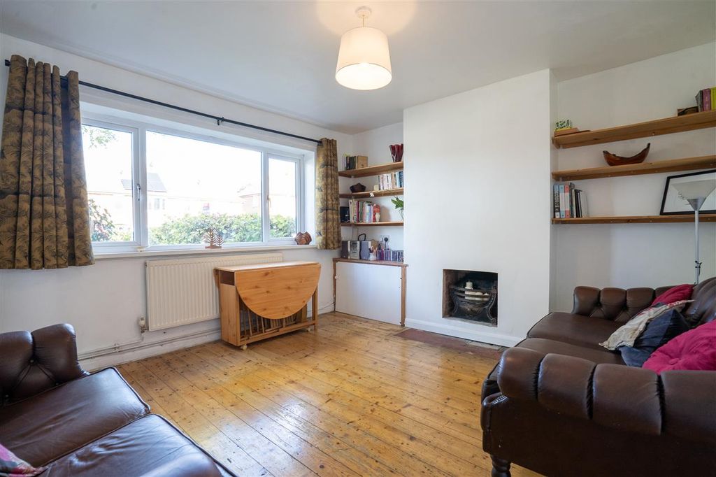Property photo 3 of 17