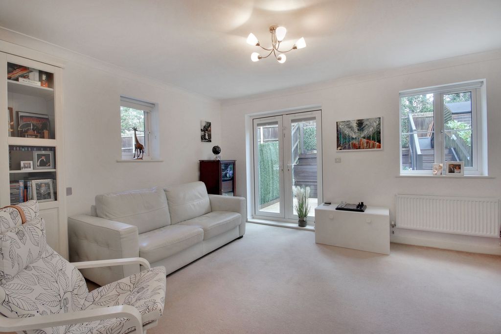 Property photo 3 of 14