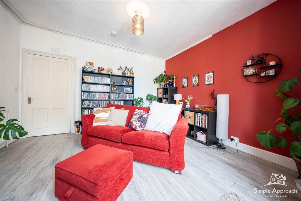Property photo 2 of 32 Dsc00729-Hdr.Jpg