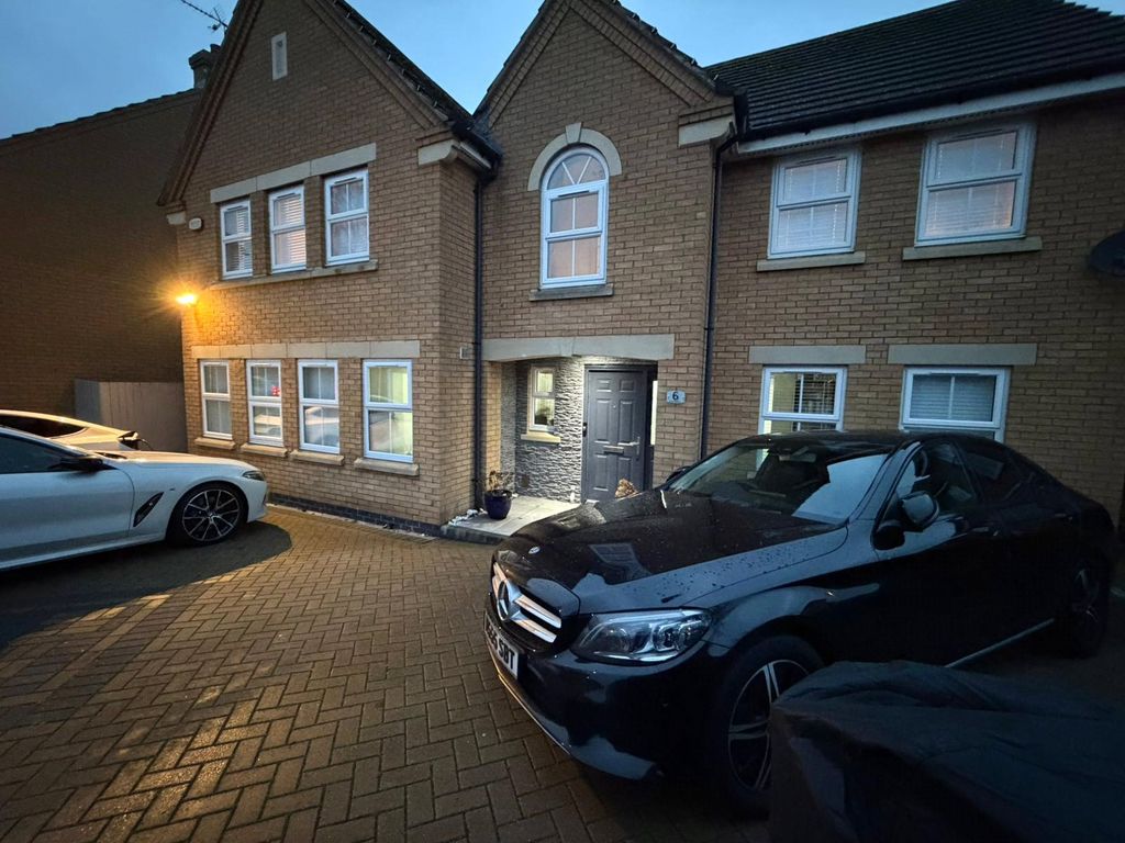 Property photo 1 of 25 Picture No. 12