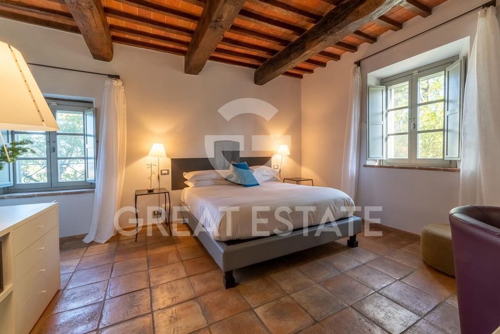 Property photo 2 of 27 Interiors