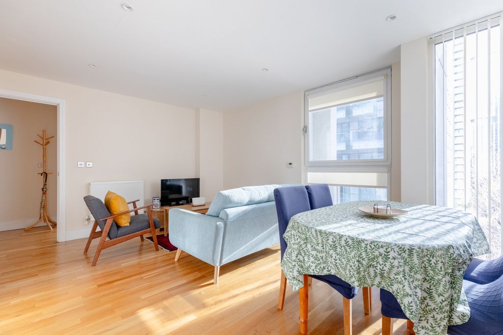 Property photo 3 of 31