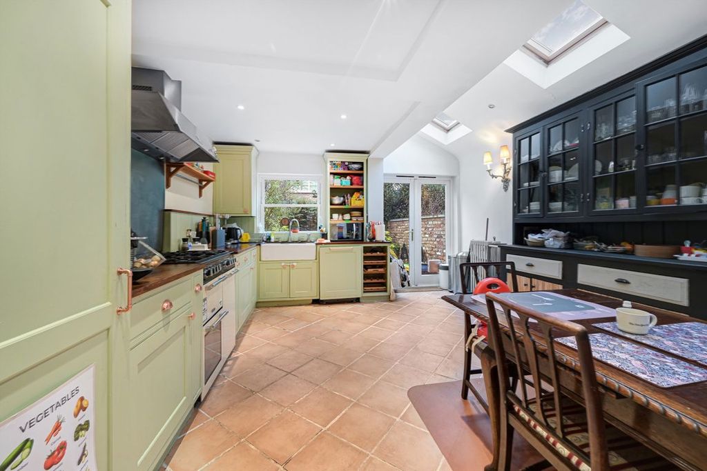 Property photo 3 of 10