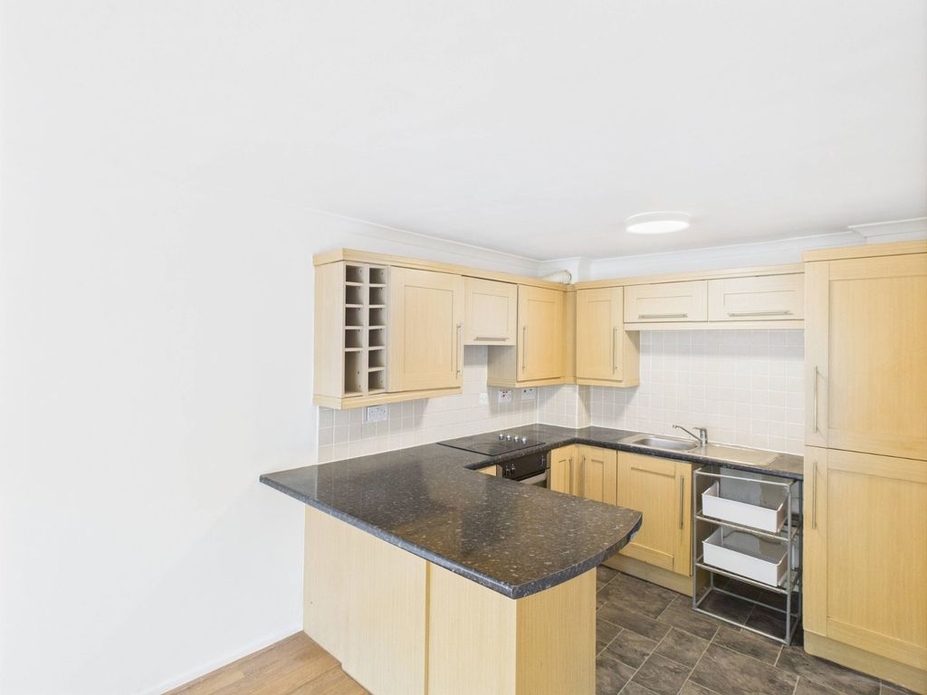 Property photo 2 of 11 Kitchen