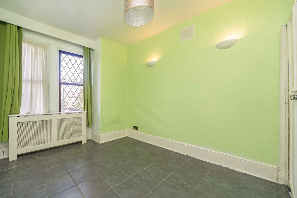 Property photo 3 of 4
