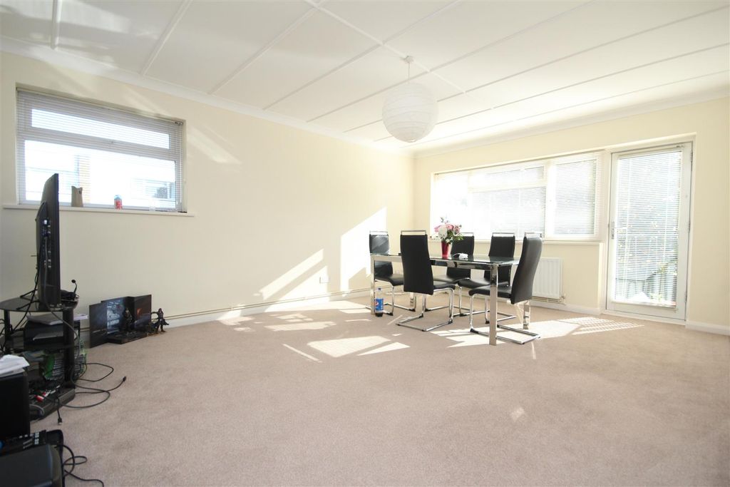 Property photo 3 of 6 Img_8066.Jpg