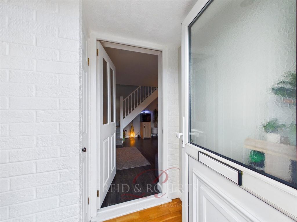 Property photo 2 of 22 Cam03999G0-Pr0216-Still020.Jpg