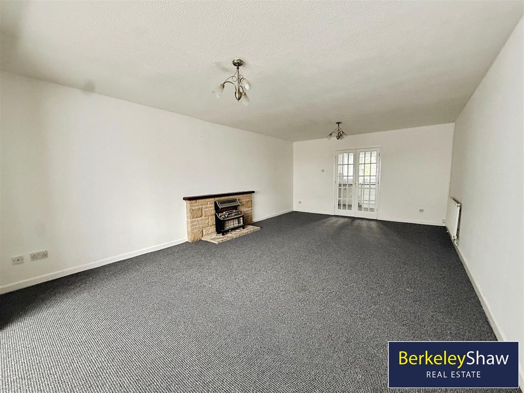 Property photo 2 of 25