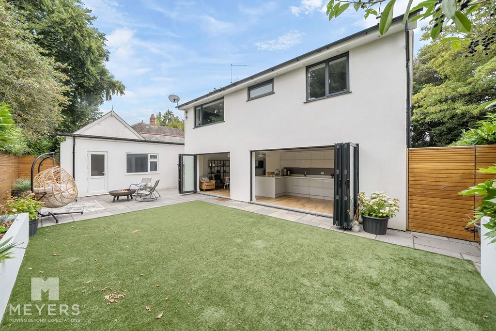 Property photo 2 of 22