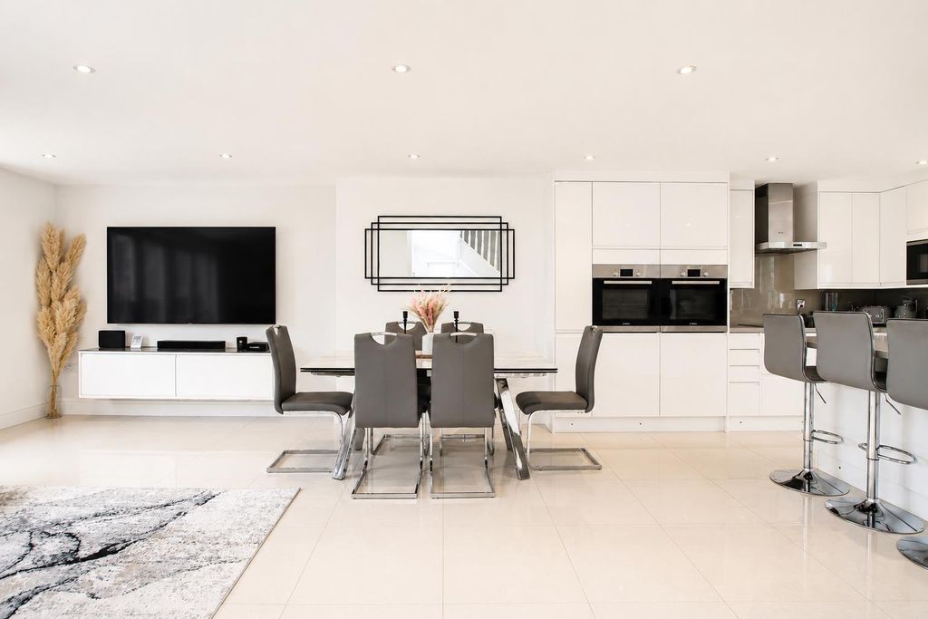 Property photo 3 of 22 79A6d0Ac-c282-44Dd-Bcd1-9448B4d91d8A.Png