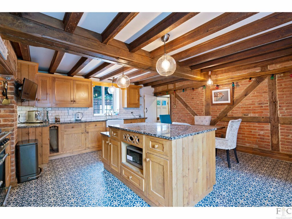 Property photo 3 of 40