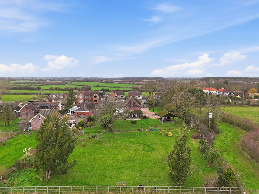 Property photo 2 of 29 Picture No. 49