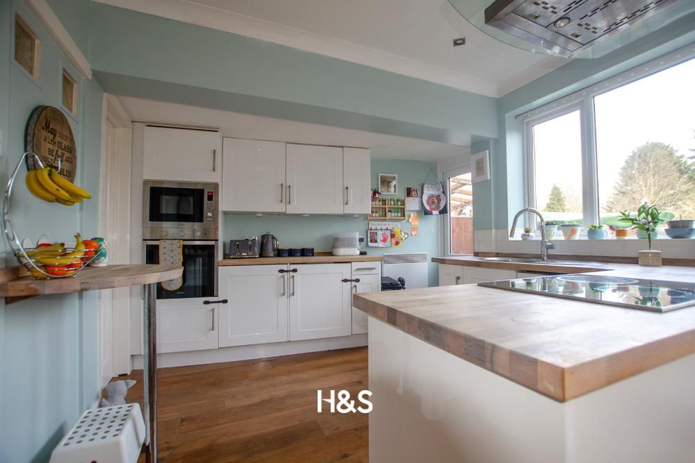 Property photo 3 of 16 99 Coverdale - Kitch.Jpg