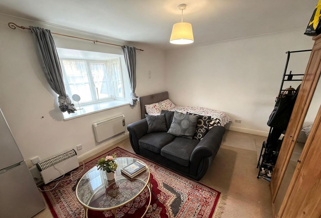 Property photo 3 of 5