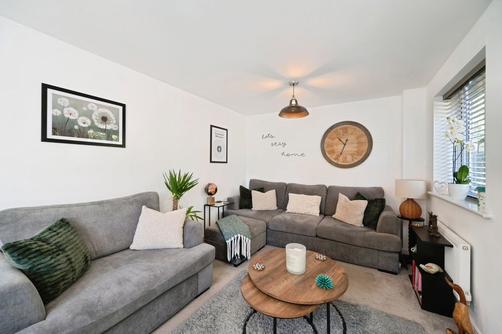 Property photo 2 of 20 Pbox-Img.Jpg