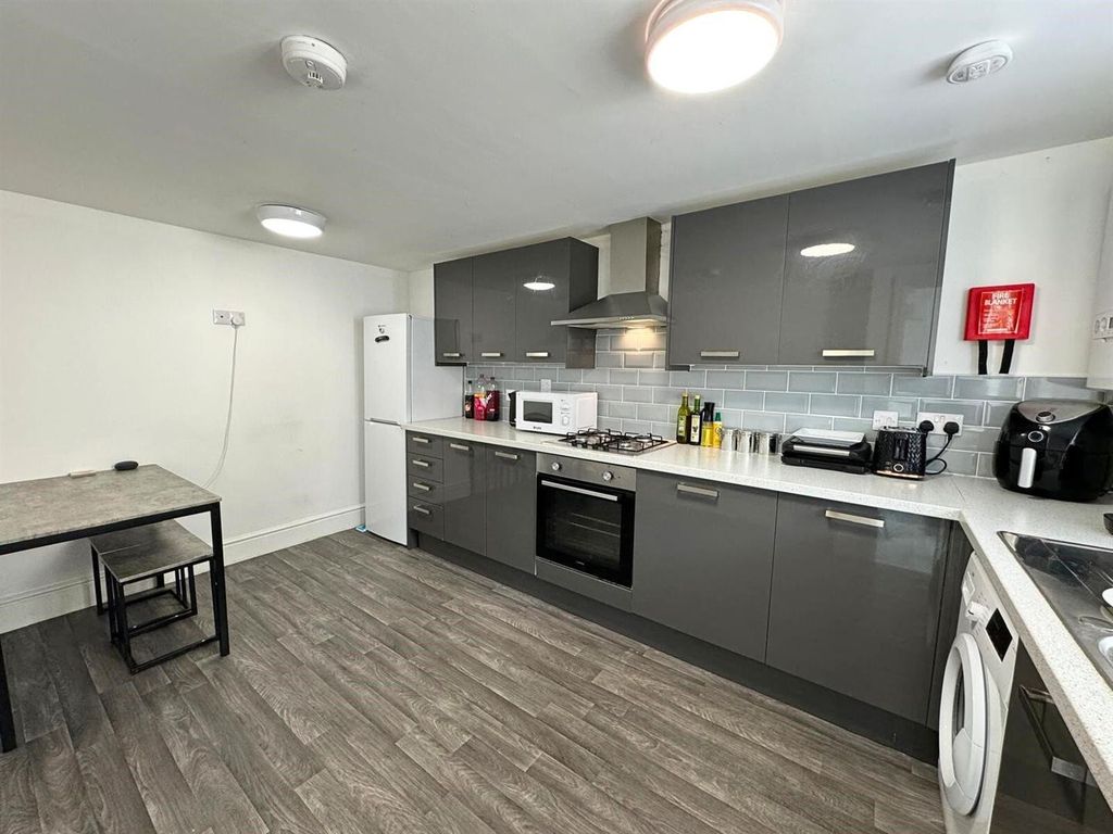 Property photo 3 of 23 6.Jpg