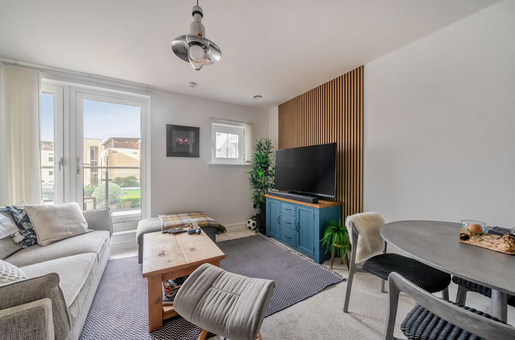 Property photo 2 of 10 1411051-21-6989d4...