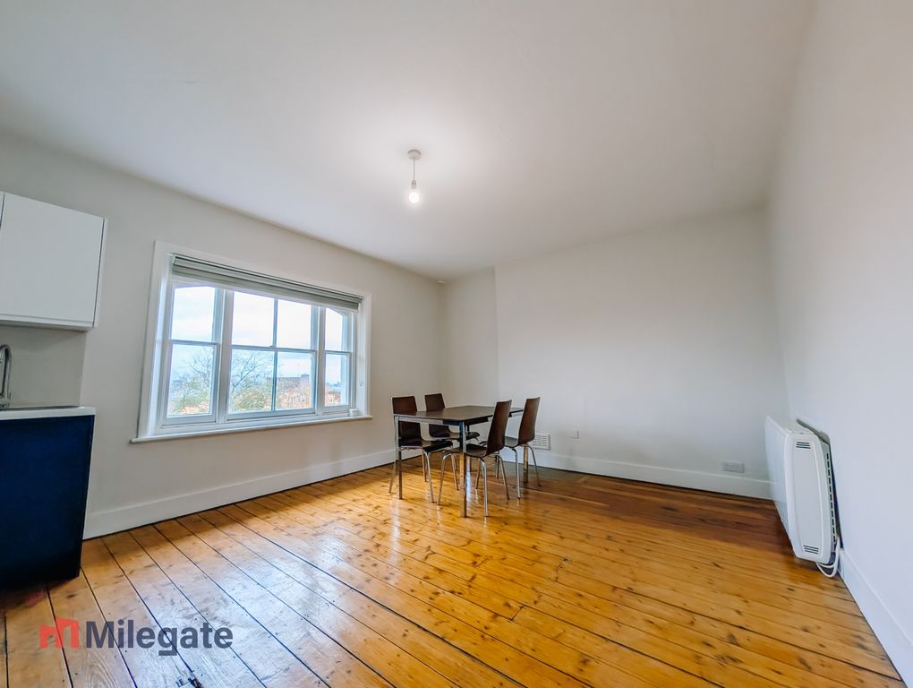 Property photo 3 of 9 Photo 3