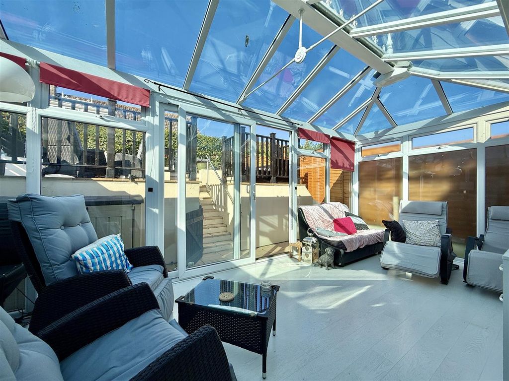 Property photo 2 of 18 Conservatory Towards Garden