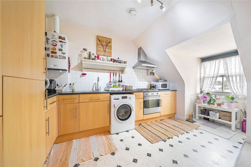 Property photo 2 of 11 Picture No. 10