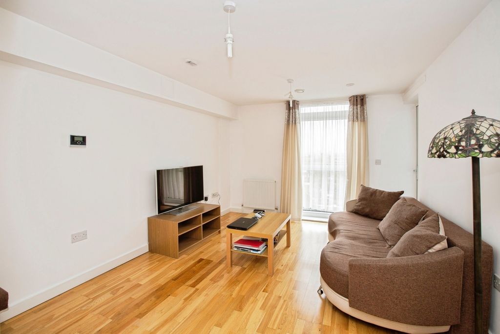 Property photo 2 of 16 Photo