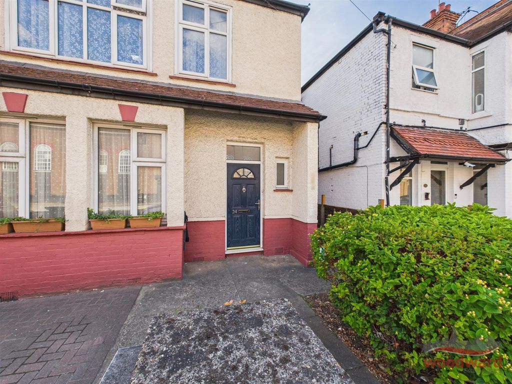 Property photo 1 of 10 Front