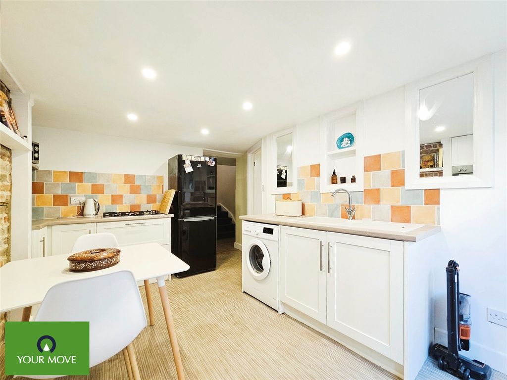 Property photo 2 of 12 Kitchen