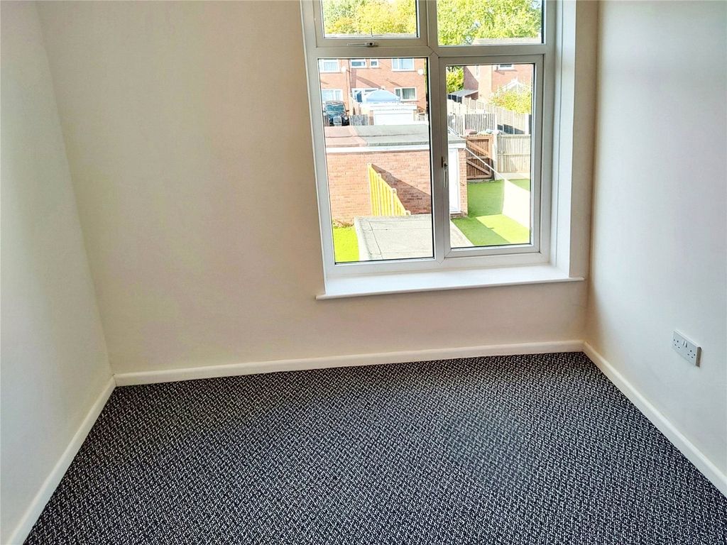 Property photo 2 of 19 Picture No. 06