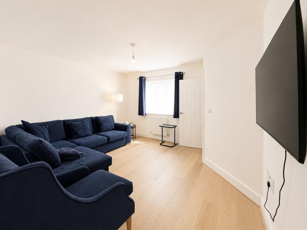 Property photo 3 of 17 Wool Lane - Lounge.Jpg
