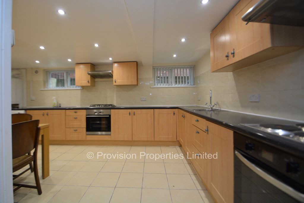 Property photo 3 of 19 Photo