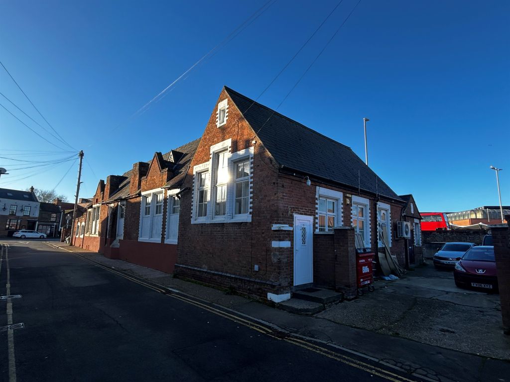 Property photo 1 of 7