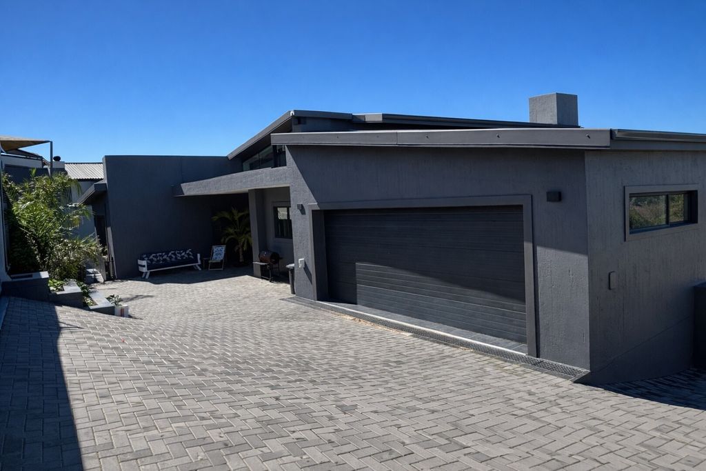 Property photo 2 of 46