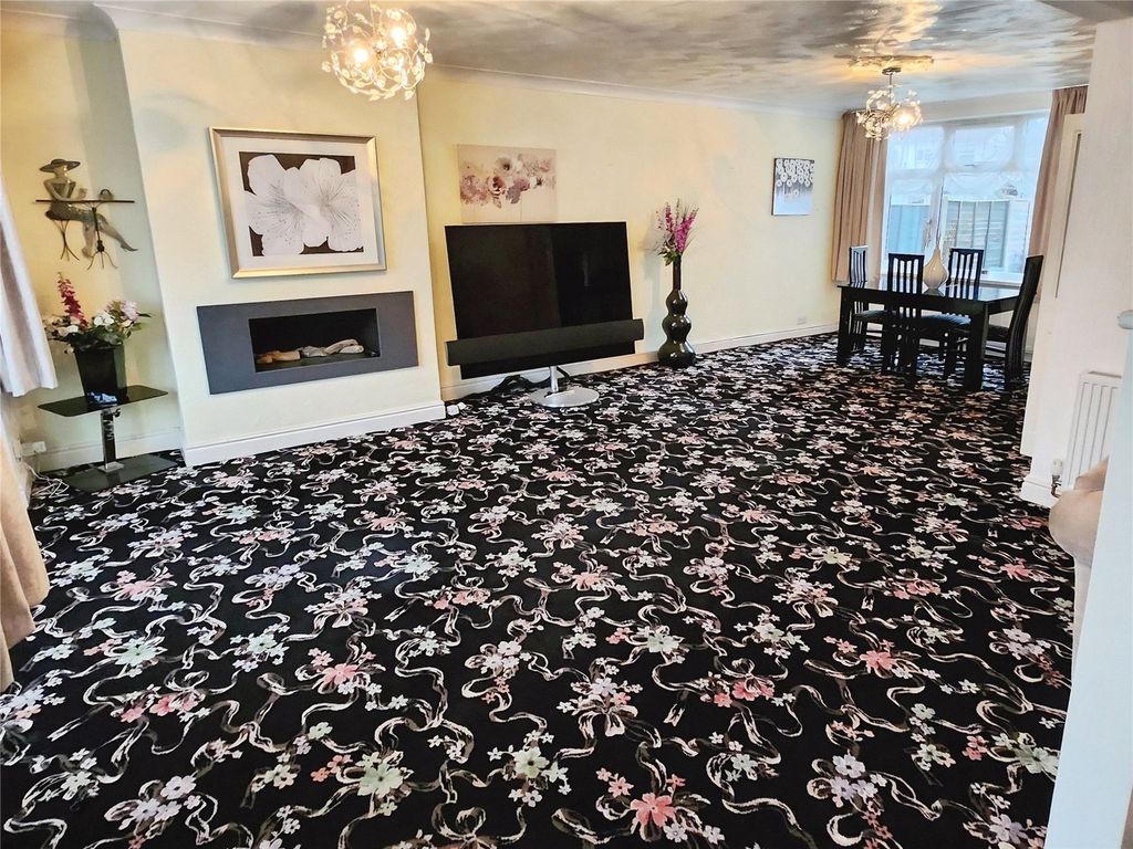 Property photo 2 of 13 Lounge/Dining Room