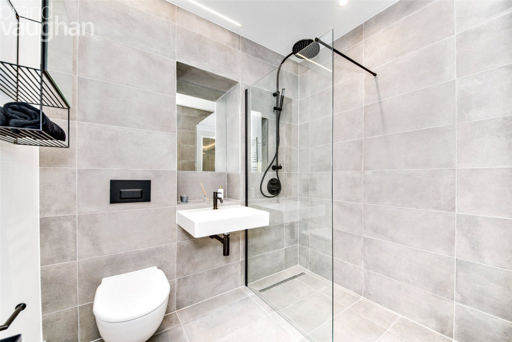 Property photo 3 of 4 Bathroom