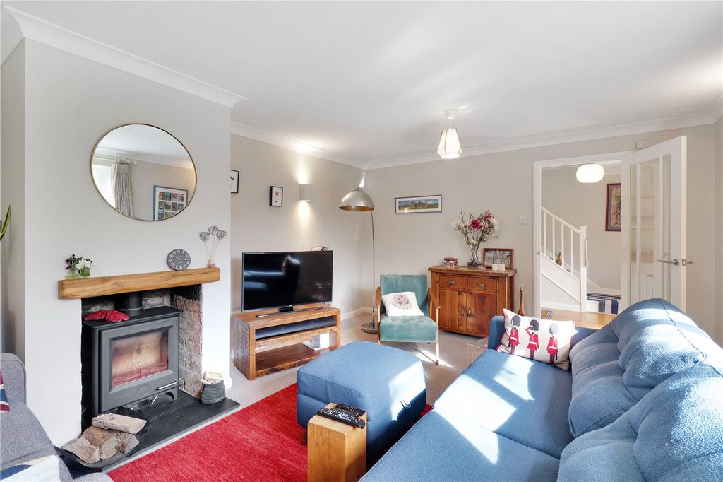Property photo 3 of 18 Sitting Room