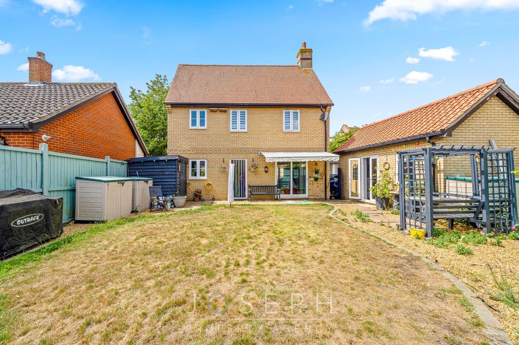 Property photo 2 of 17