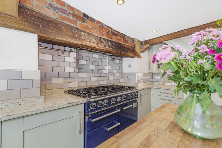 Property photo 3 of 12 304666