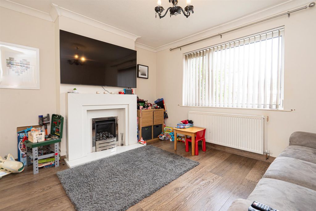 Property photo 2 of 20 Lounge